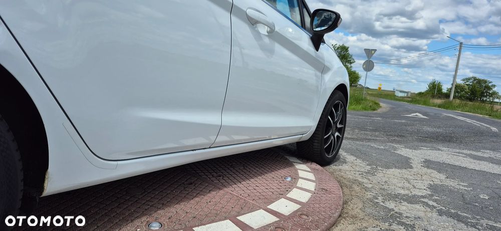 Ford Fiesta 1.6 Ti-VCT SYNC Edition - 23