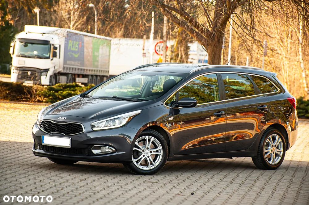 Kia Ceed - 12