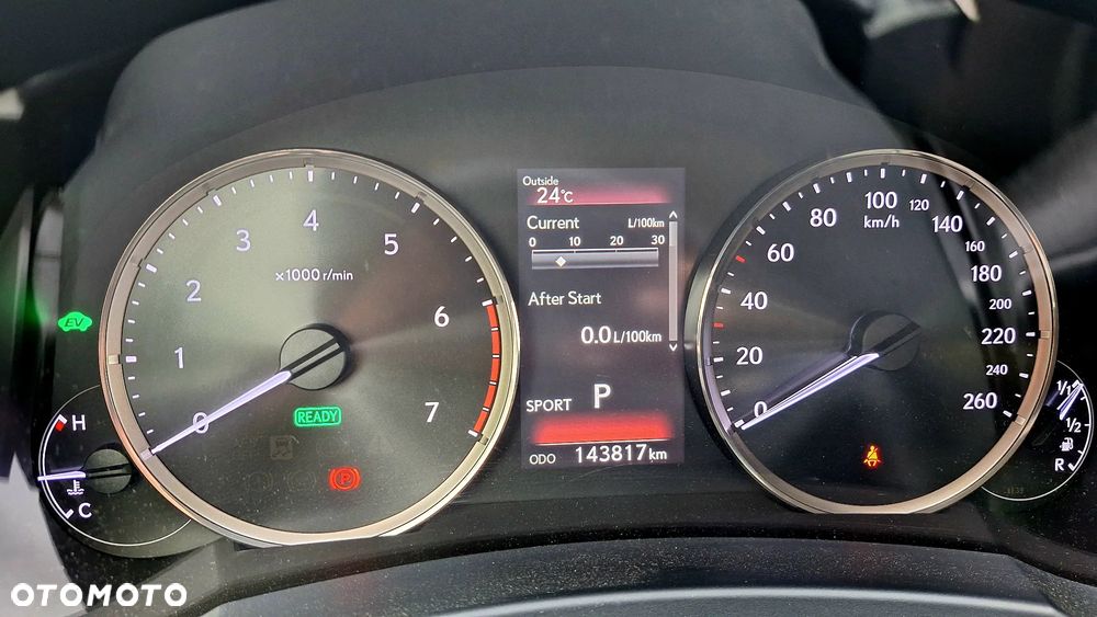 Lexus IS 300h Elegance - 11