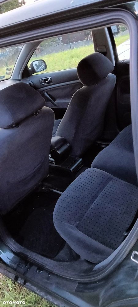 Volkswagen Passat 1.8 - 9
