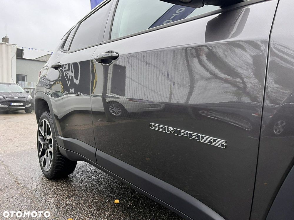 Jeep Compass - 27