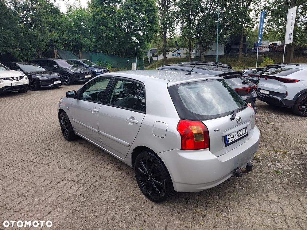 Toyota Corolla - 4