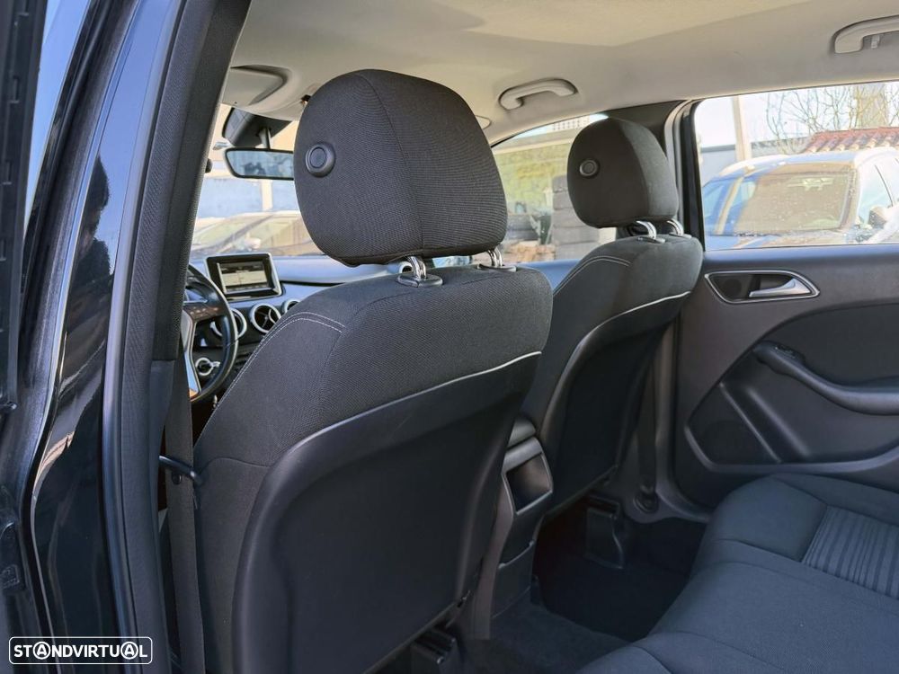 Mercedes-Benz B 180 d Style - 16