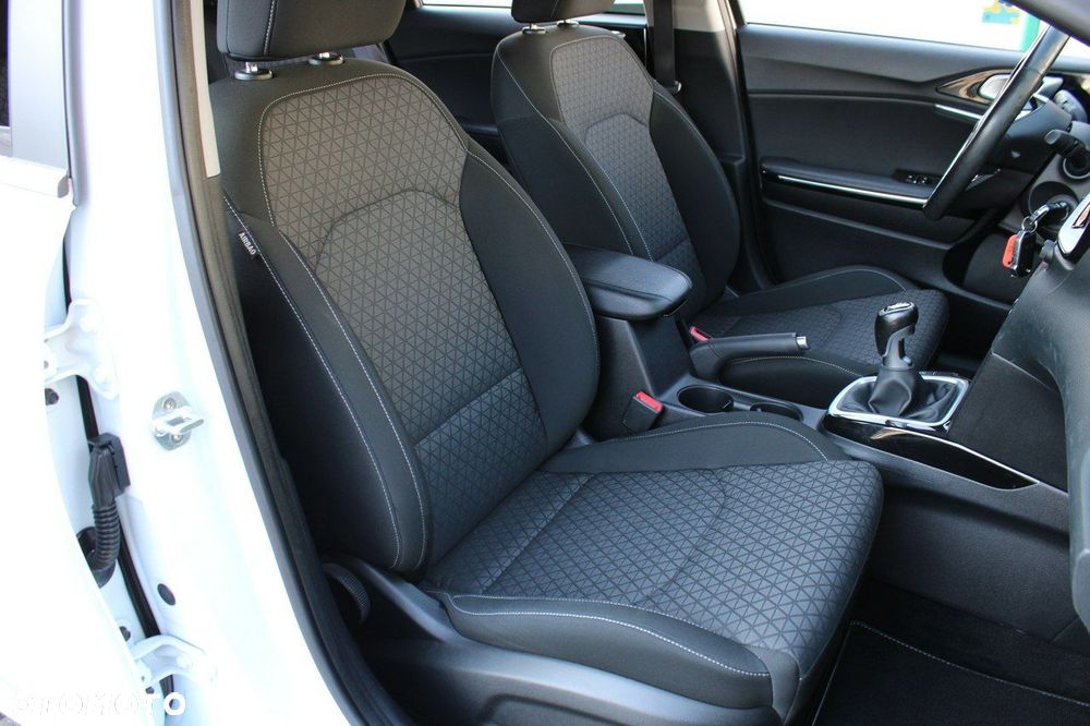 Kia Ceed 1.4 T-GDI L Business Line - 9