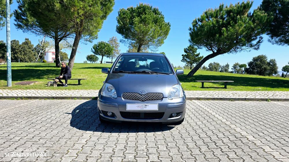 Toyota Yaris 1.0 Terra AC - 2