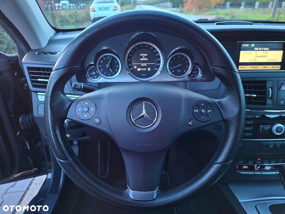 Mercedes-Benz Klasa E 350 CGI BlueEff - 27