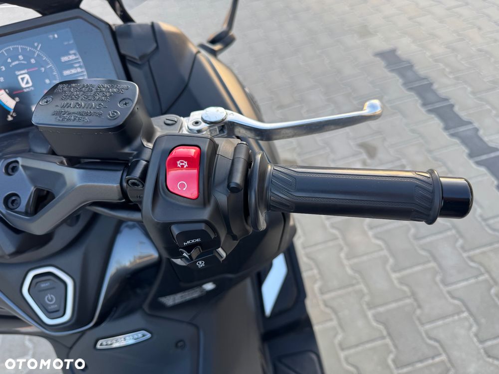 Yamaha Tmax - 9