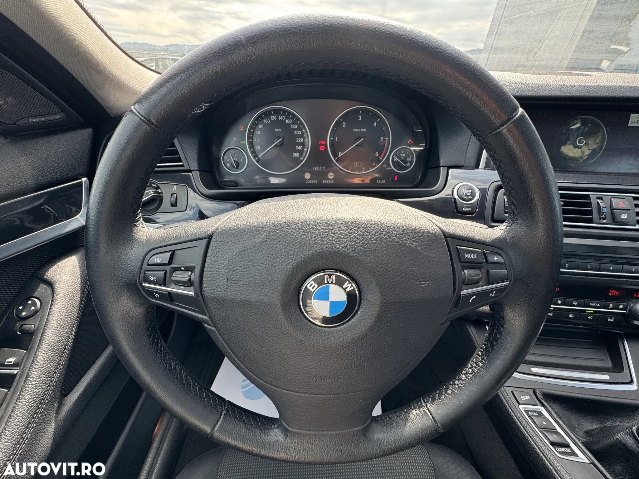 BMW Seria 5 520d - 29