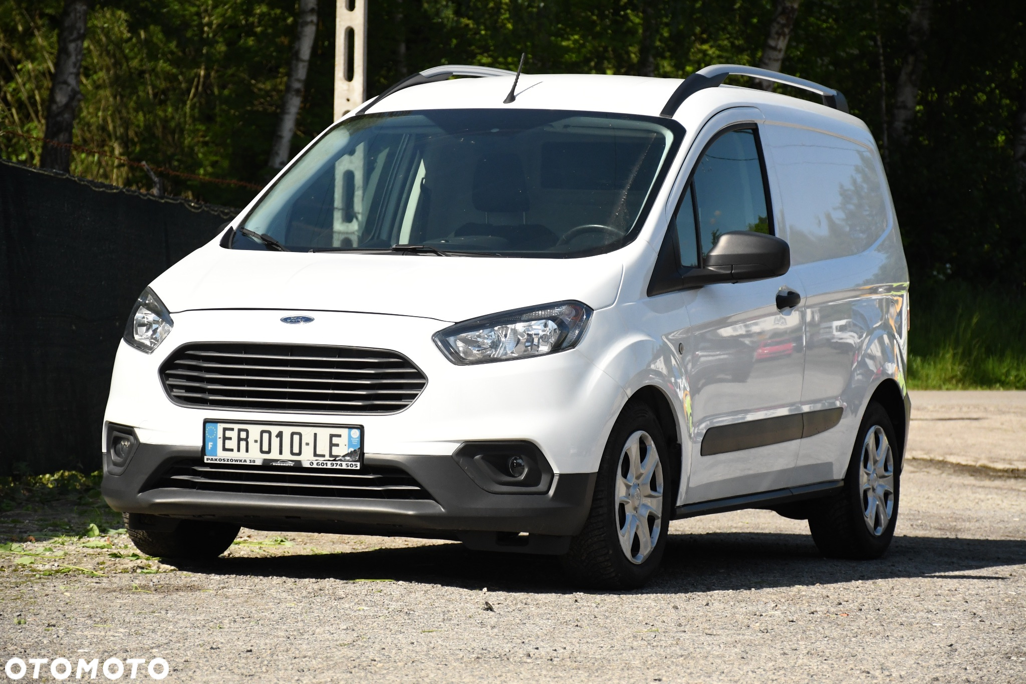 Ford Transit Courier - 9