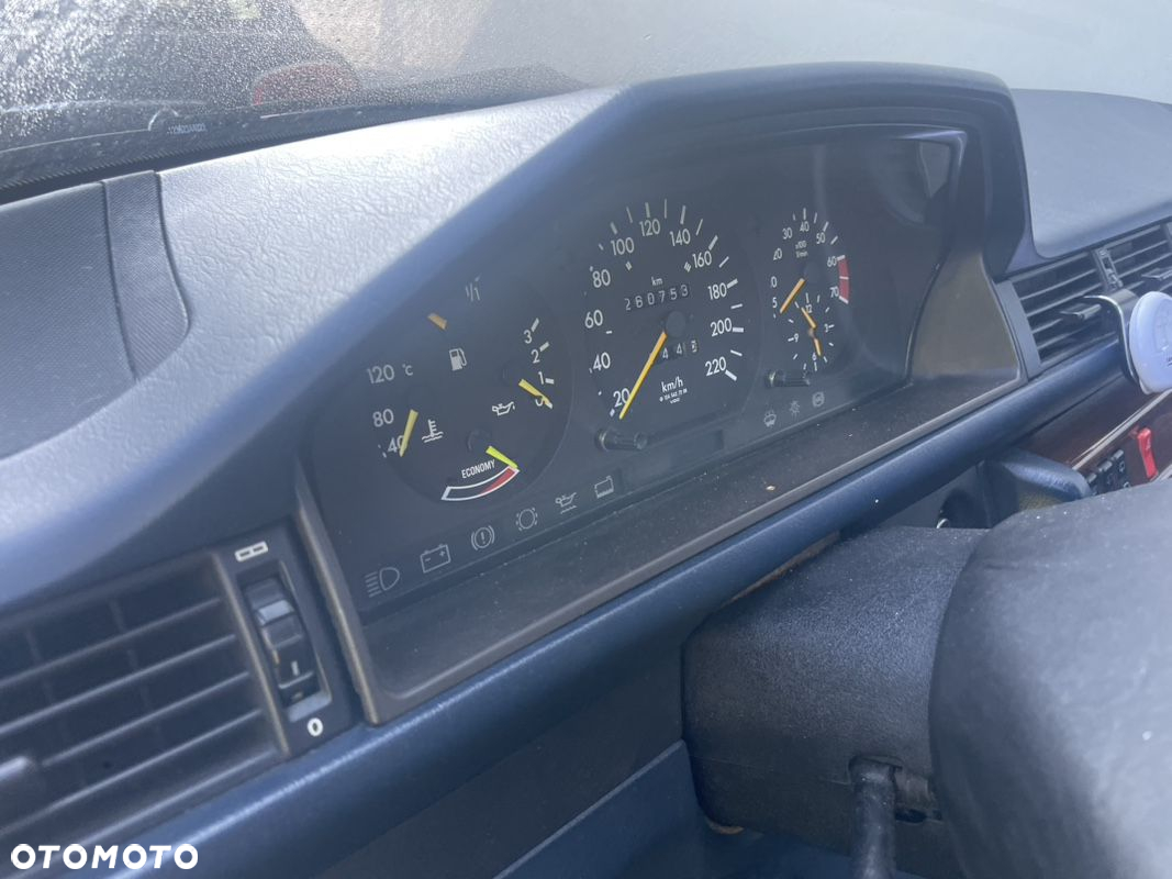 Mercedes-Benz W124 (1984-1993) - 13