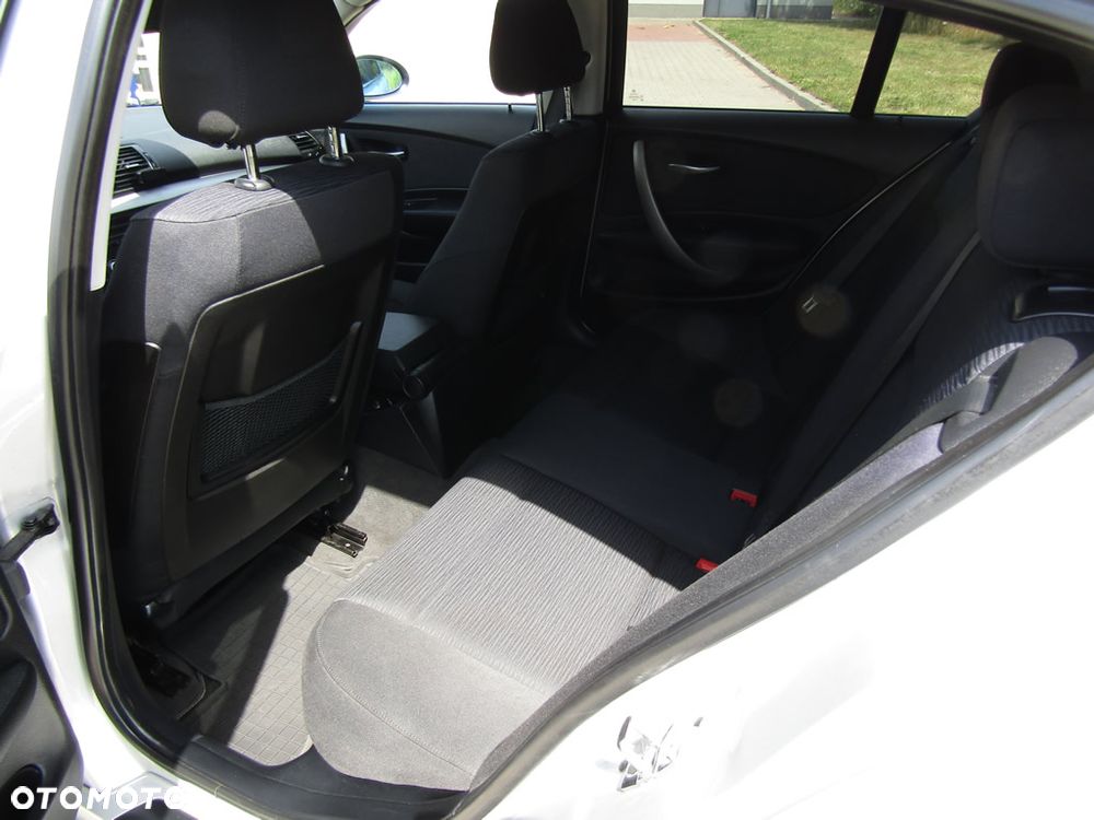 BMW Seria 1 118i - 21