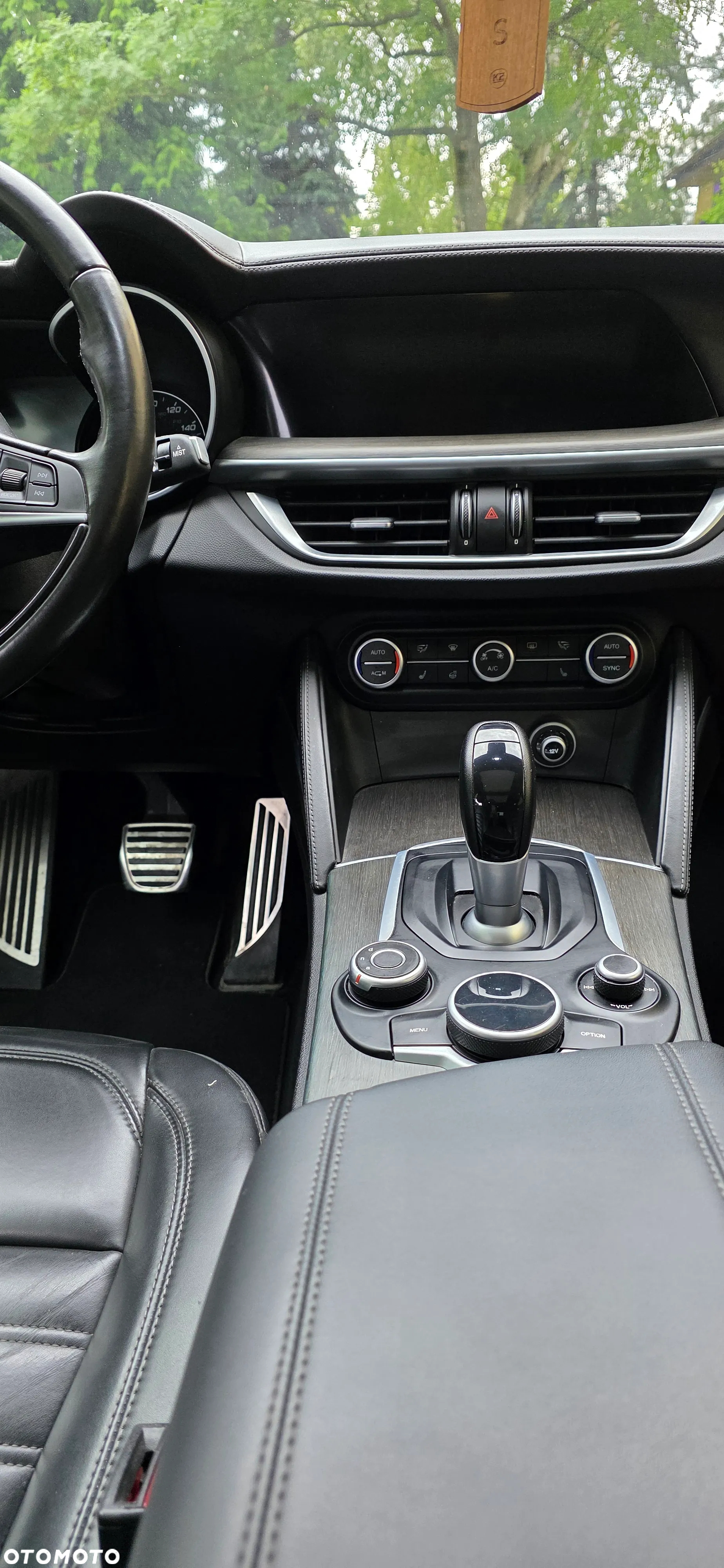 Alfa Romeo Stelvio - 17