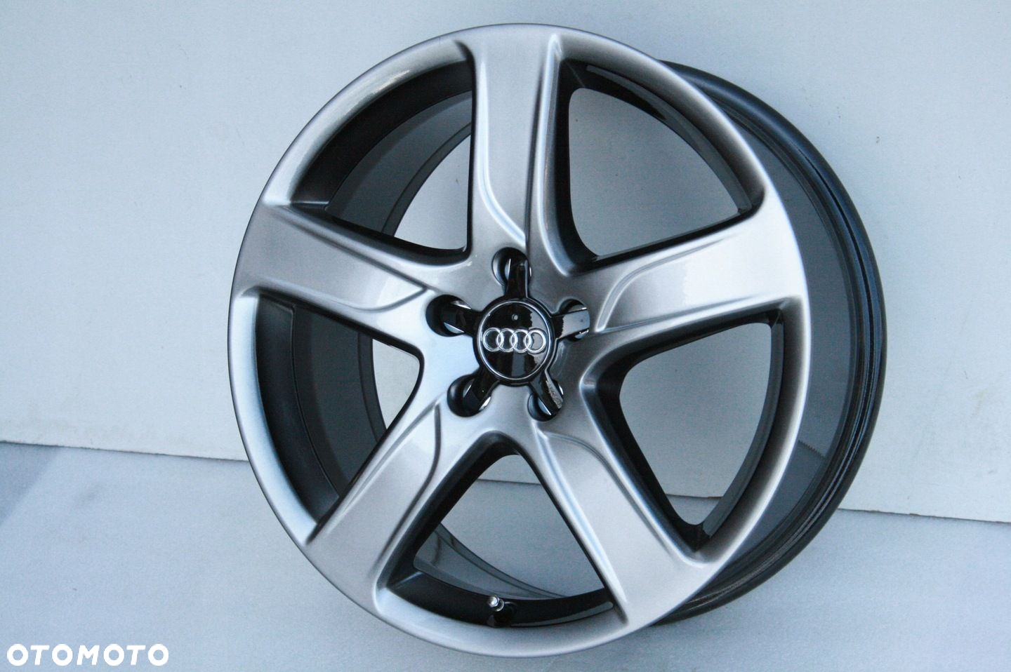 18 ORYGINALNE AUDI A6 Allroad A3 A4 A7 A8 Q5 Q3 Q2 - 2