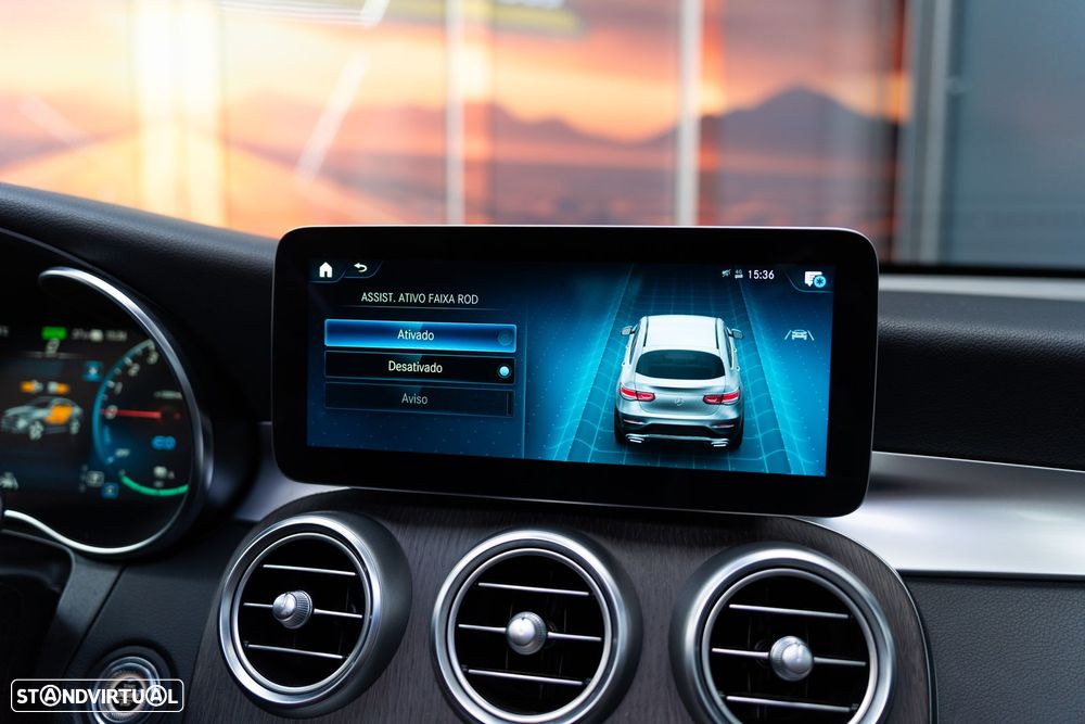 Mercedes-Benz GLC 300 e Coupe 4Matic 9G-TRONIC AMG Line - 16