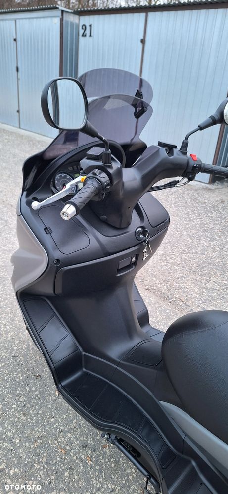 Suzuki Burgman - 4