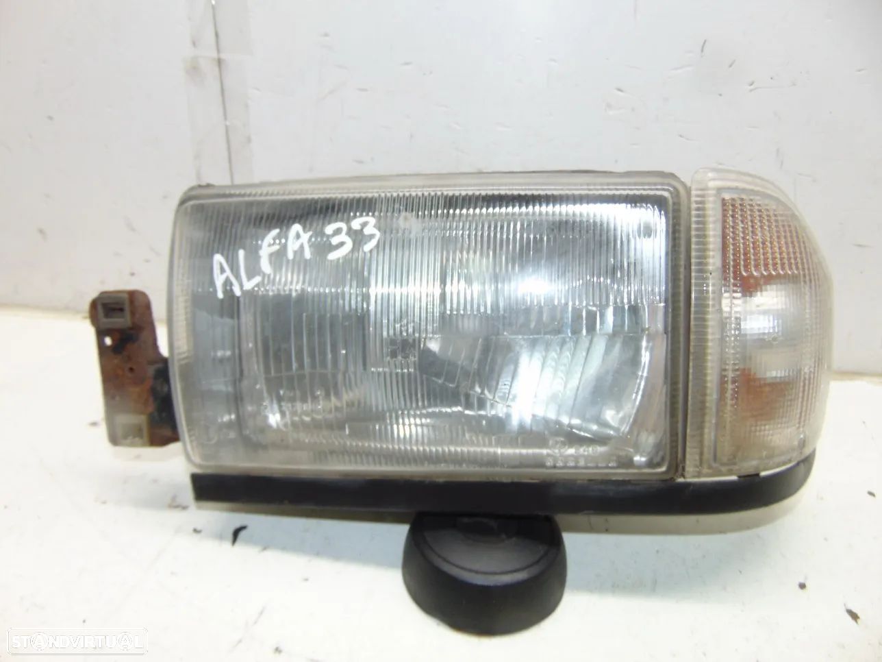 Alfa Romeo 33 farol - 1