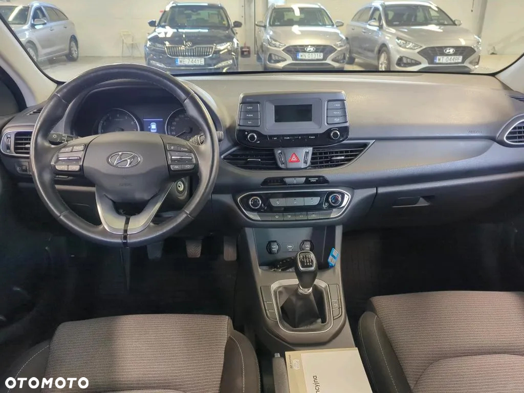 Hyundai i30 1.5 DPI Classic + - 7