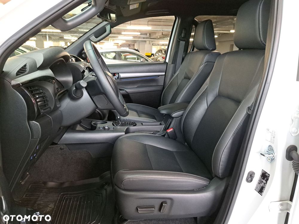 Toyota Hilux - 12