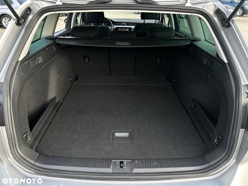 Volkswagen Passat Variant 2.0 TDI EVO Business - 32