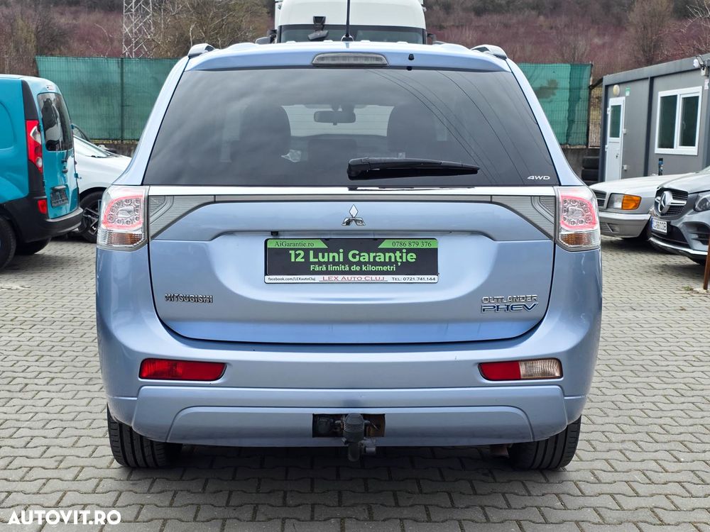 Mitsubishi Outlander 2.0 4WD Plus - 19