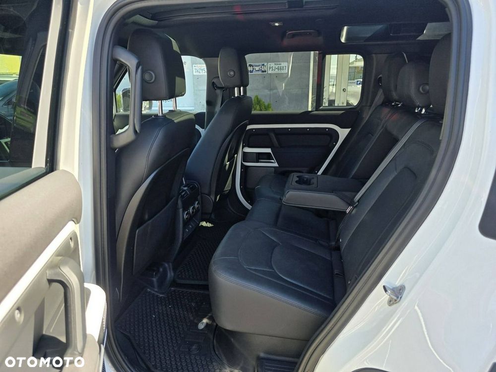 Land Rover Defender 2.0 P300 75th Limited Edition - 28