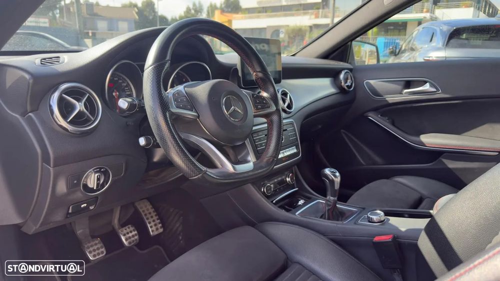 Mercedes-Benz GLA 200 d AMG Line - 10