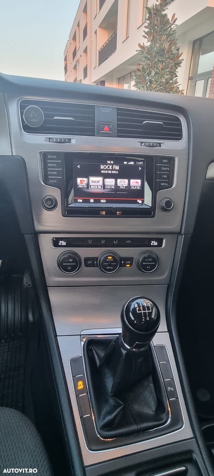Volkswagen Golf 1.6 TDI BMT Comfortline - 7