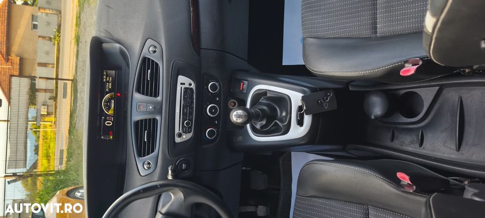 Renault Scenic - 15