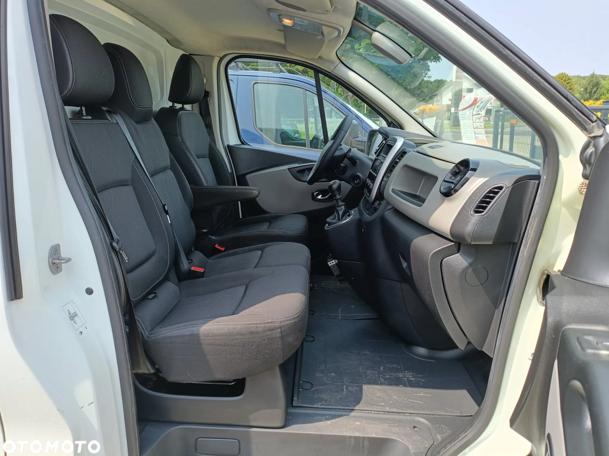Renault Trafic - 17