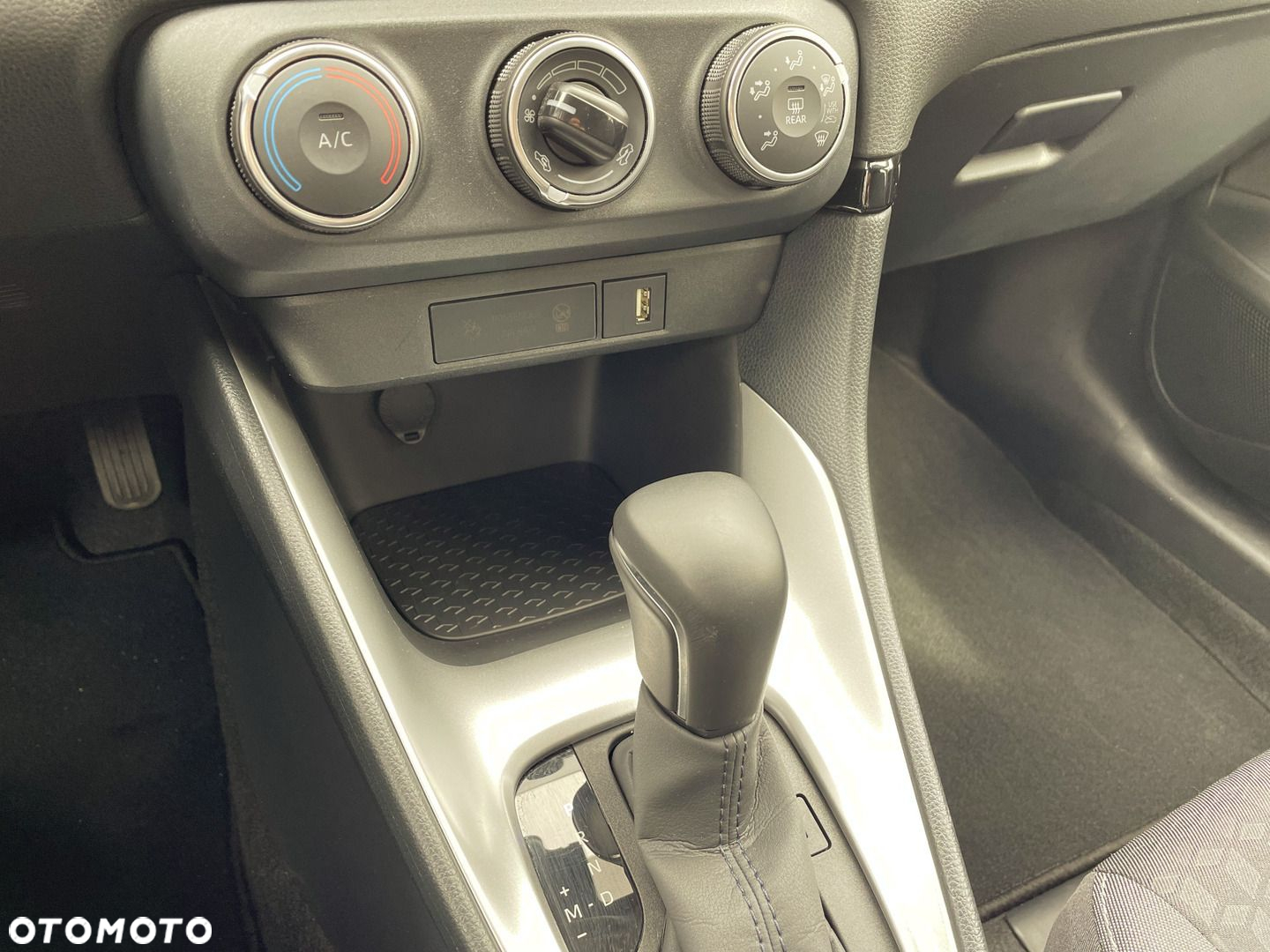 Toyota Yaris 1.5 Comfort CVT - 17