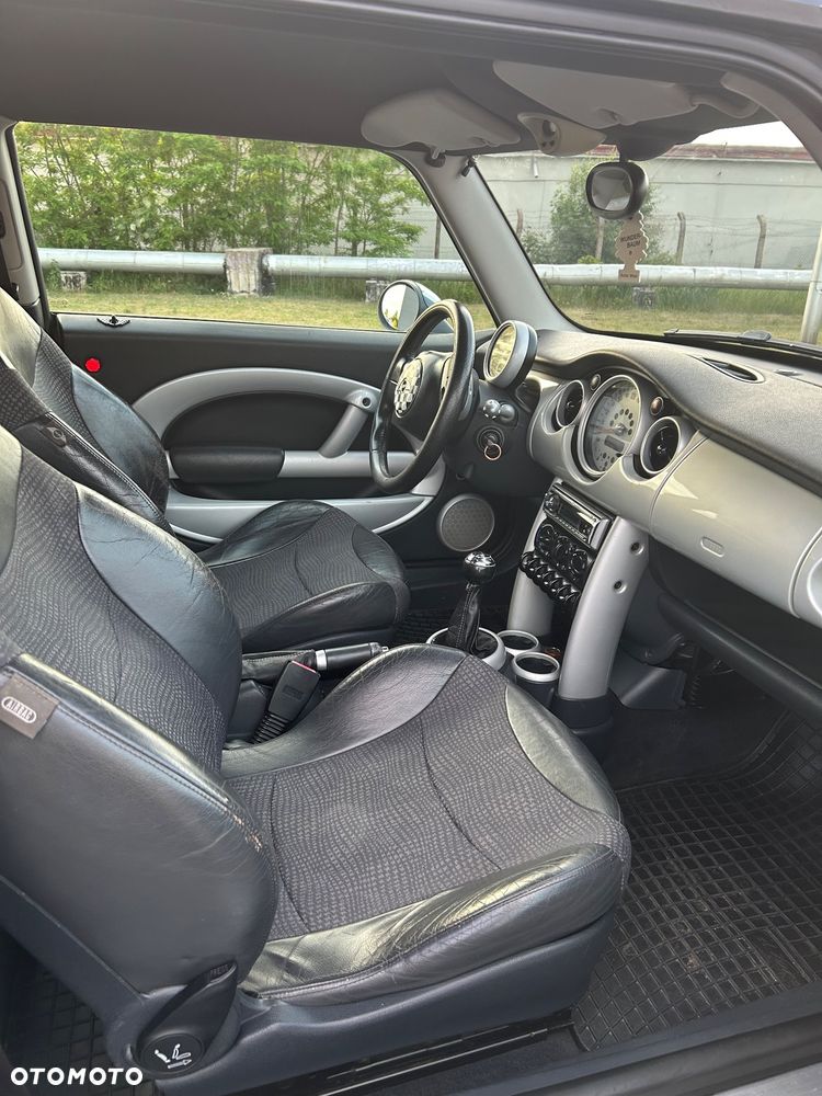MINI Cooper Standard - 10