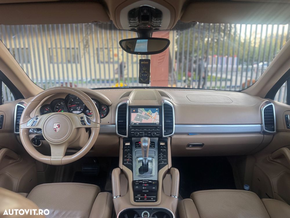 Porsche Cayenne - 7