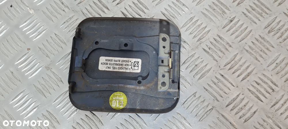 Suzuki Jimny Klapka Wlewu Paliwa - 3