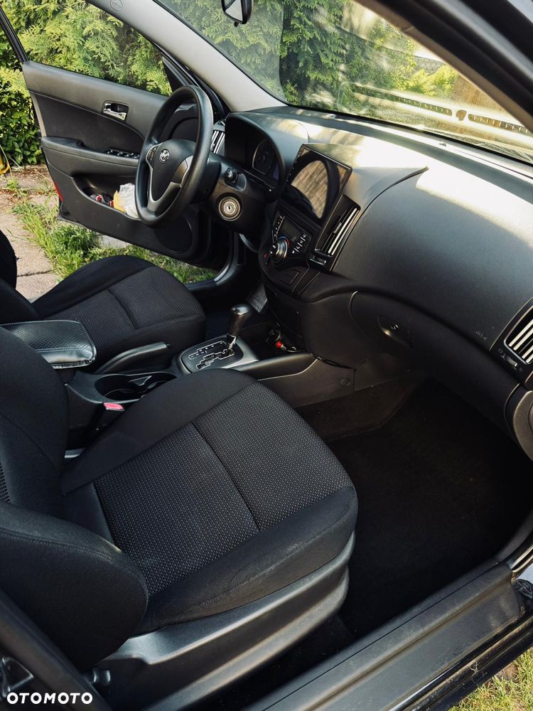 Hyundai i30 1.6 Comfort - 13
