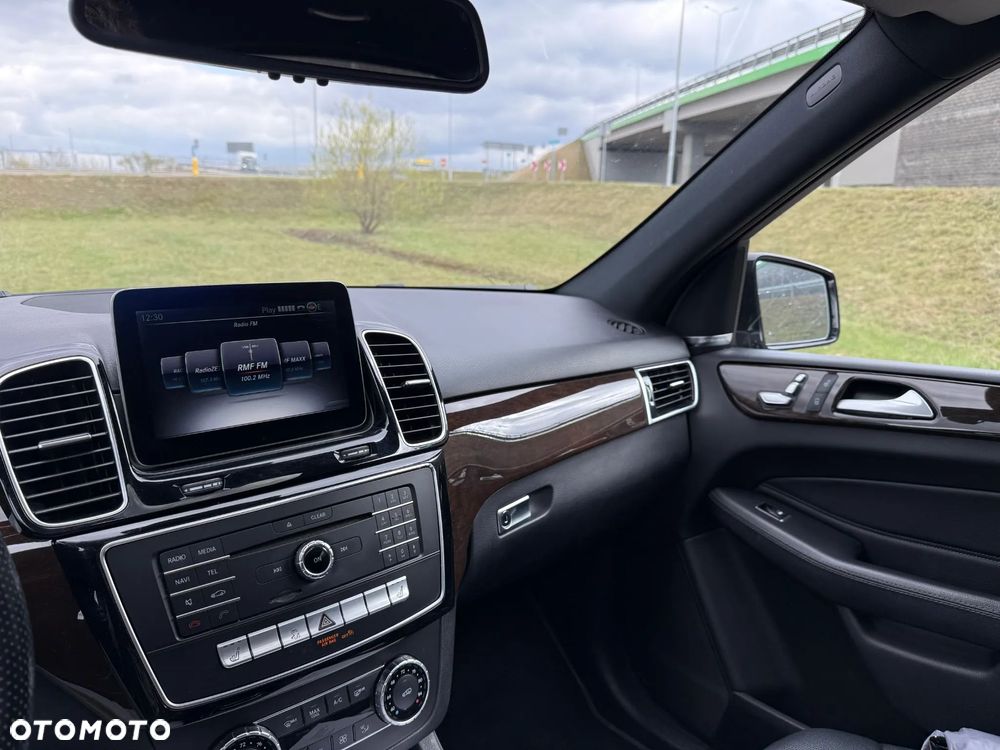 Mercedes-Benz GLE - 19