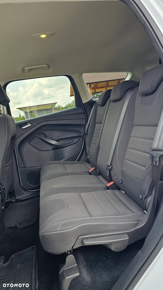 Ford Kuga 2.0 TDCi 2x4 Trend - 12