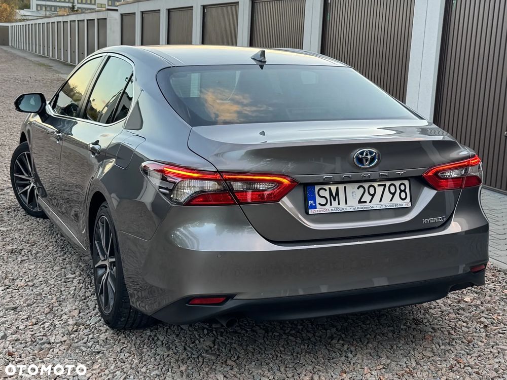 Toyota Camry 2.5 Hybrid Prestige CVT - 2