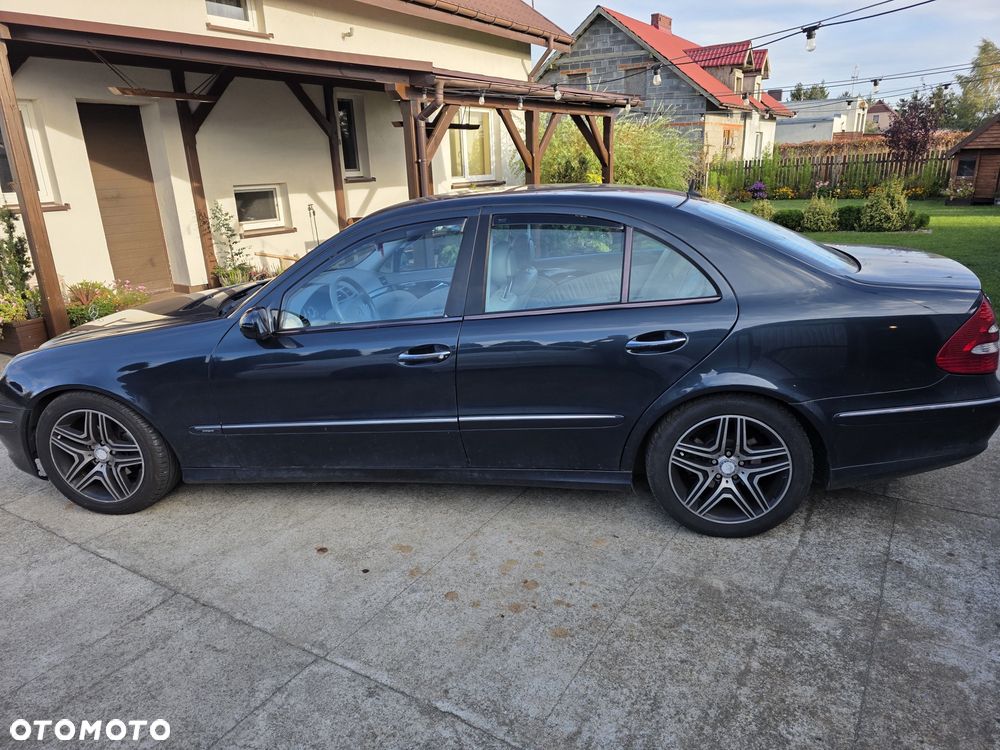 Mercedes-Benz E-Class 2003 photo 4