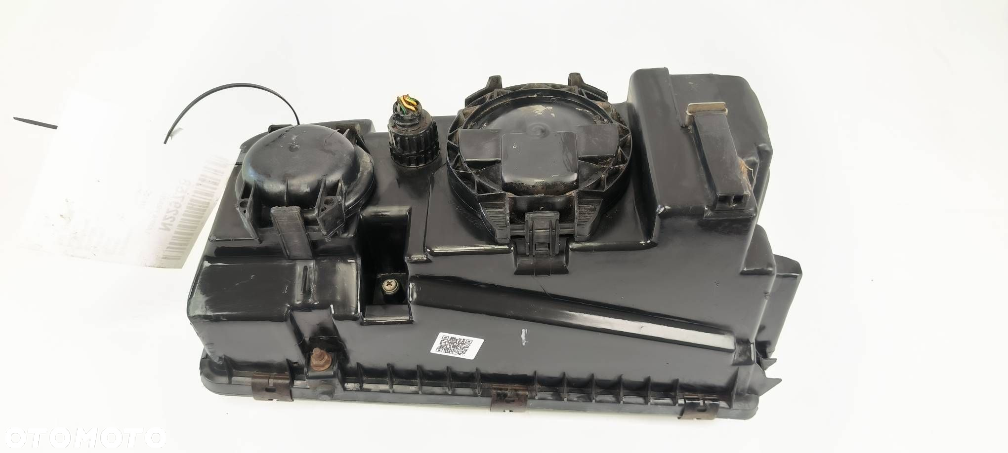 LAMPA PRAWA PRZÓD MERCEDES - BENZ ATEGO 2528L - 6