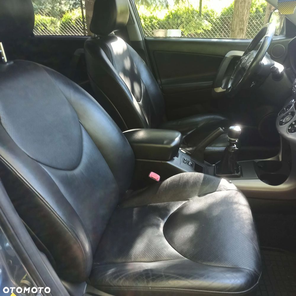 Toyota RAV4 2.2 D-4D Sol 180 - 31