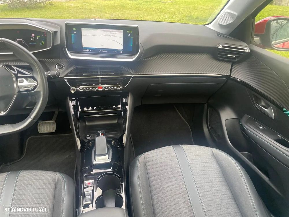 Peugeot e-208 Allure - 23