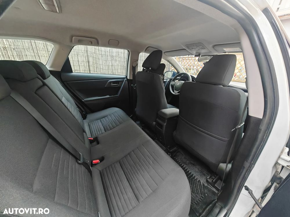 Toyota Auris - 17