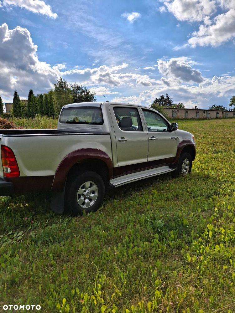 Toyota Hilux - 7