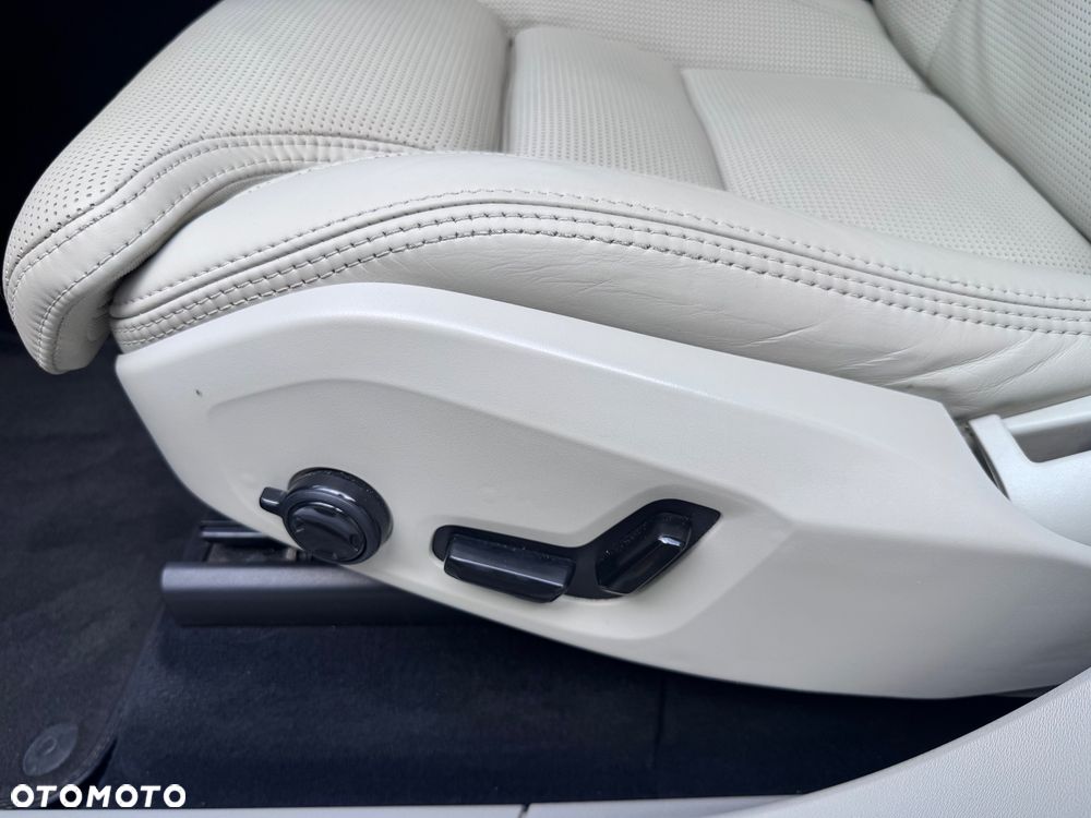 Volvo XC 90 - 37