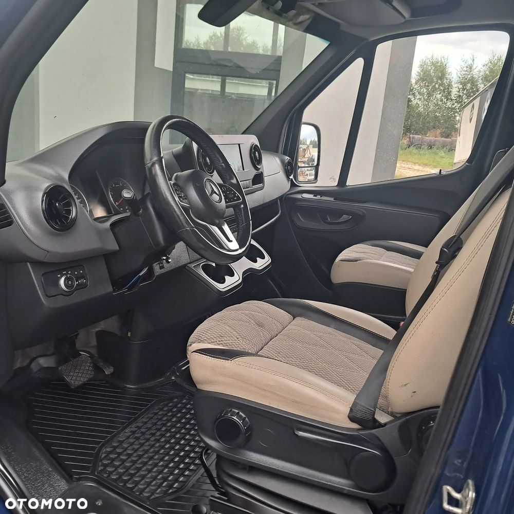 Mercedes-Benz Sprinter - 24