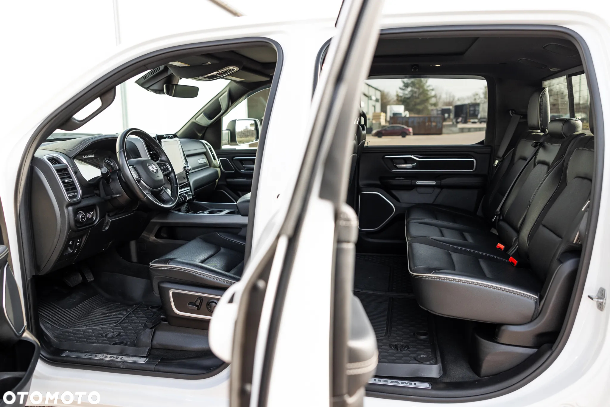RAM 1500 5.7 Crew Cab Laramie - 23