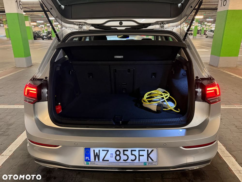 Volkswagen Golf - 10