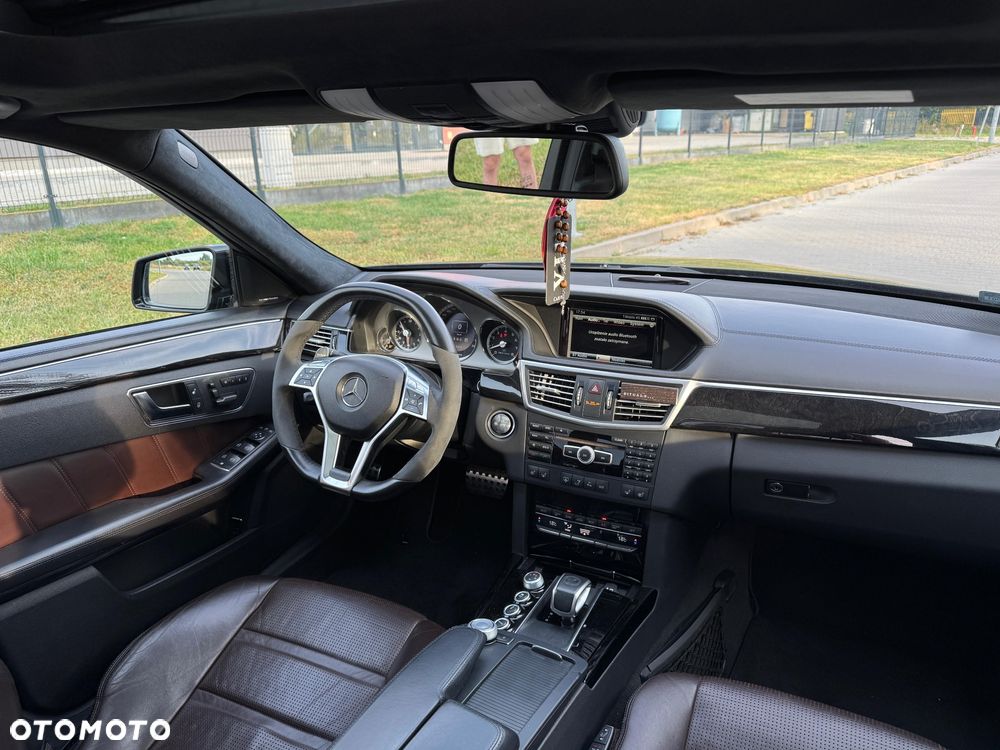 Mercedes-Benz Klasa E 63 AMG - 8