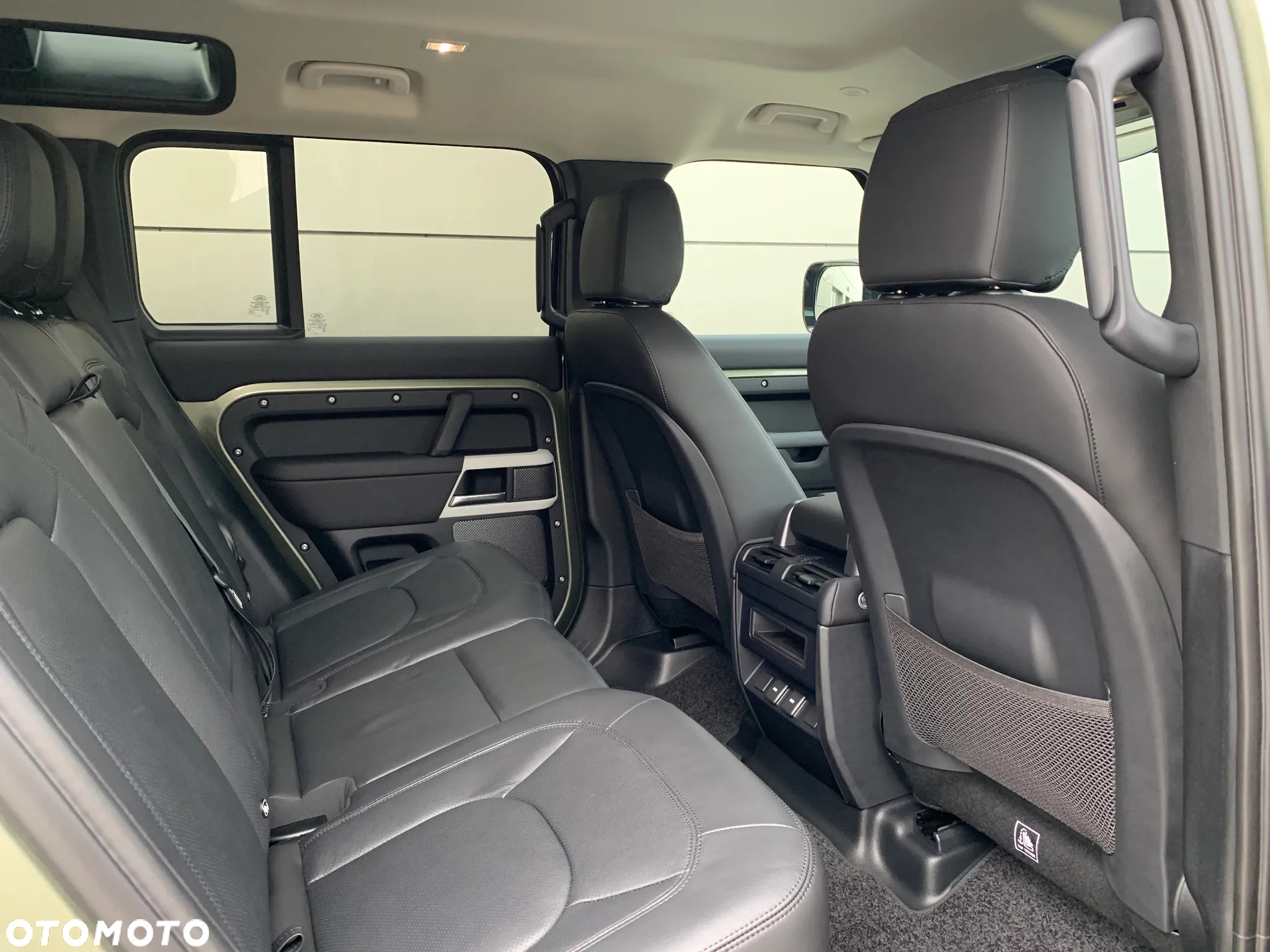 Land Rover Defender 110 D200 SE - 10