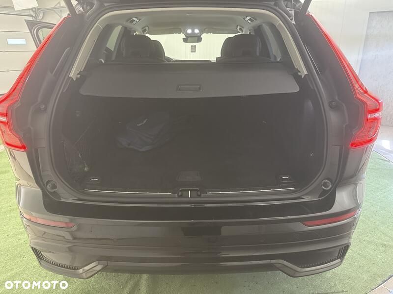 Volvo XC 60 B4 B Plus Dark - 26